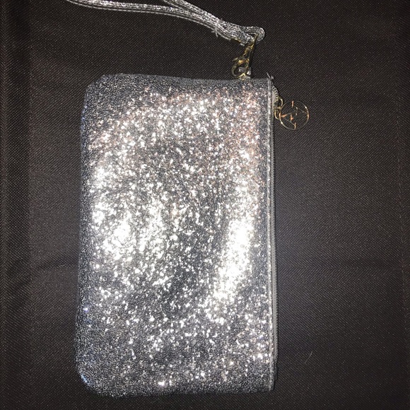 Adrienne Vittadini Handbags - Adrienne Vittadini Wristlet